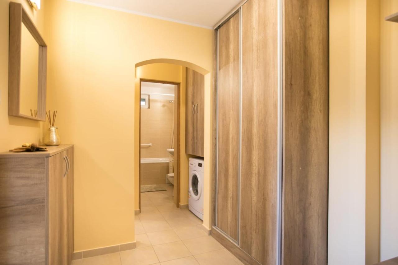 Golden Apartment Baneasa Bucharest Exterior photo